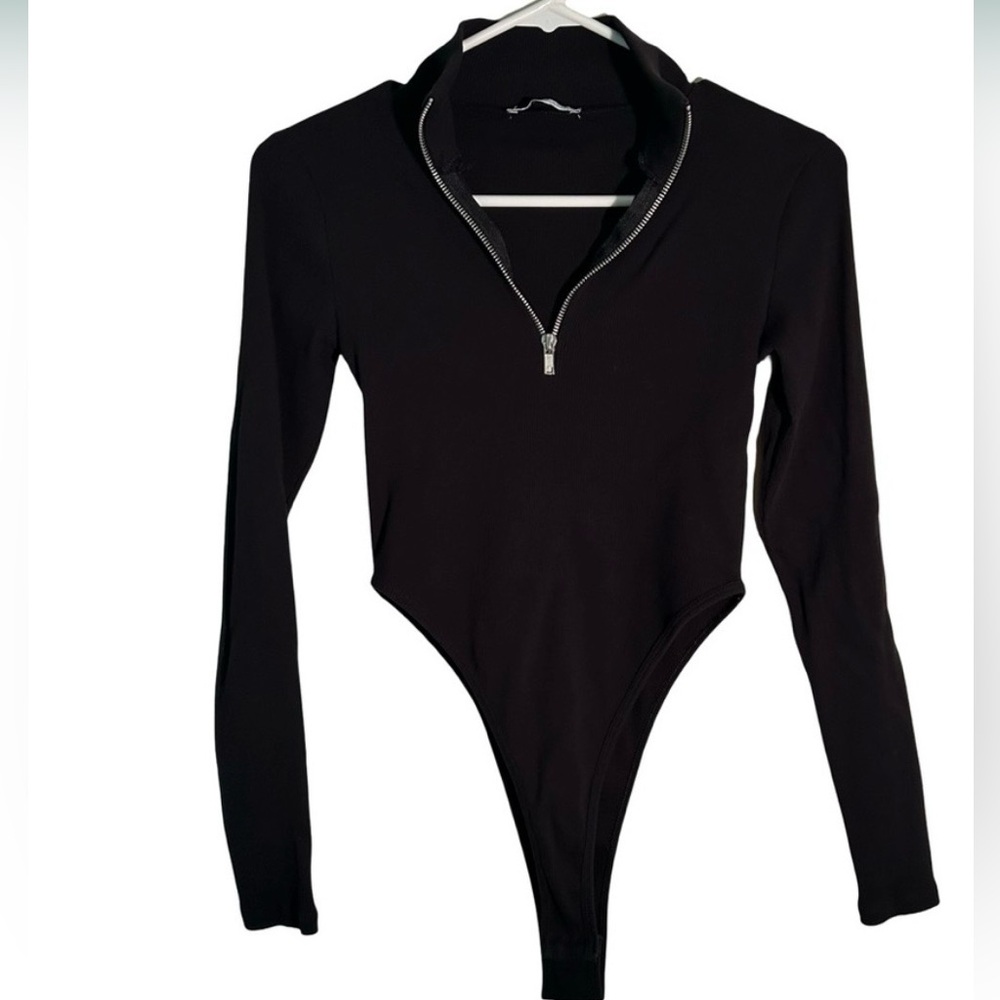 Zara Black Long Sleeve Ribbed Bodysuit with Zipper